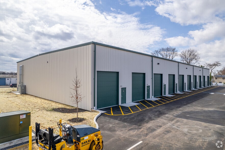 2209 Clement Ave, Pennsauken, NJ for lease - Building Photo - Image 2 of 10