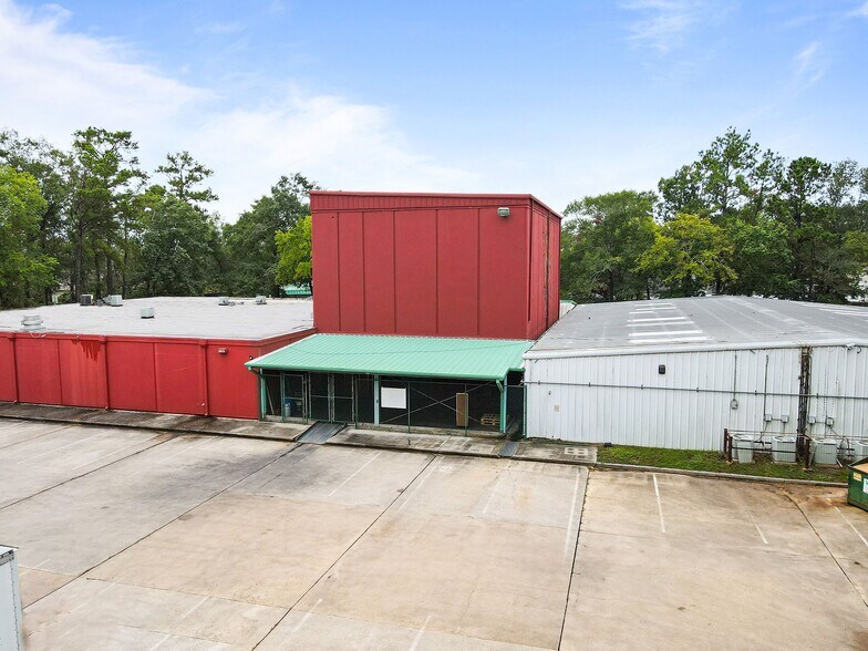 1625 Airport Rd, Conroe, TX for sale - Building Photo - Image 2 of 15