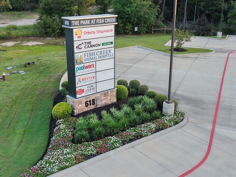 618 Fish Creek Thoroughfare, Montgomery, TX for sale - Building Photo - Image 2 of 7