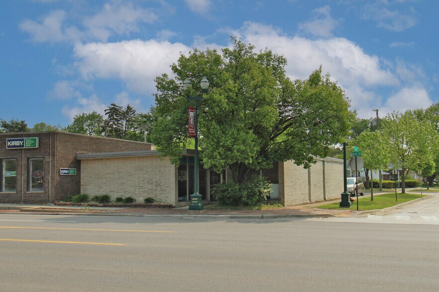 3151 S Wayne Rd, Wayne, MI 48184