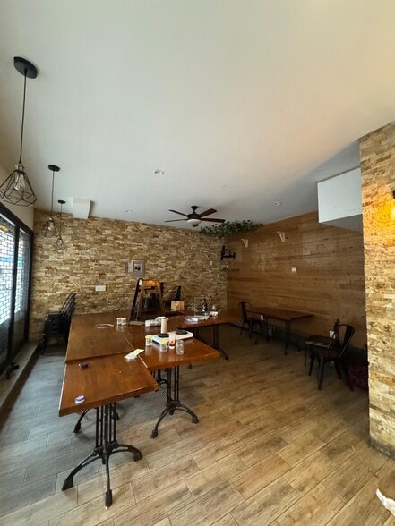 601 E 186th St, Bronx, NY for lease - Building Photo - Image 2 of 3