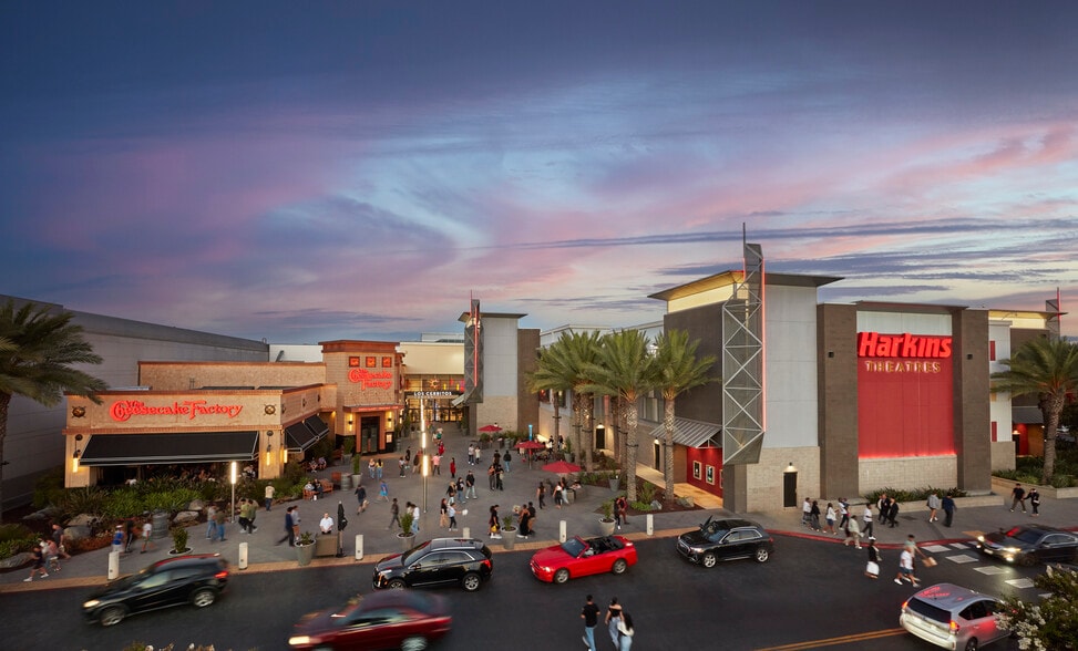 239 Los Cerritos Mall, Cerritos, CA for lease - Building Photo - Image 1 of 18