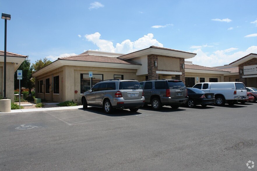 6212 W Desert Inn Rd, Las Vegas, NV for sale - Primary Photo - Image 2 of 7