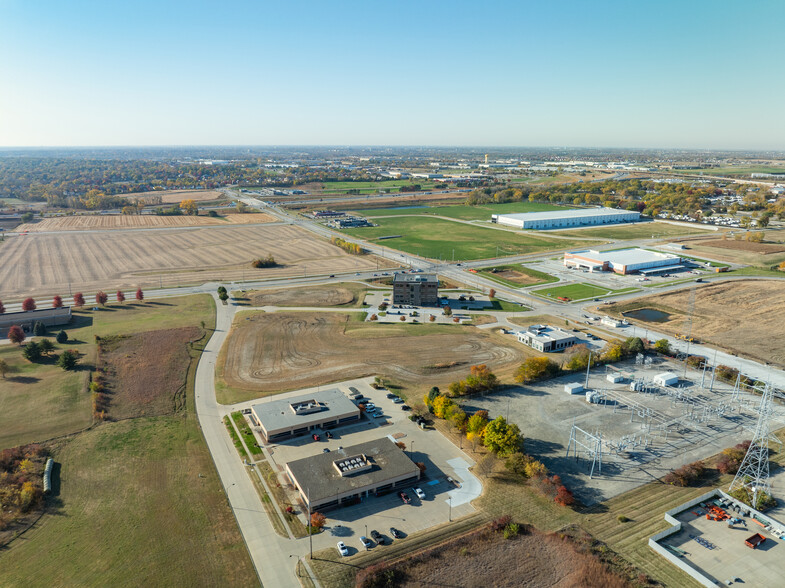 5460 West Pky, Johnston, IA for sale - Building Photo - Image 3 of 4