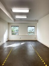 1701 NW Thurman St, Portland, OR for lease Interior Photo- Image 1 of 3