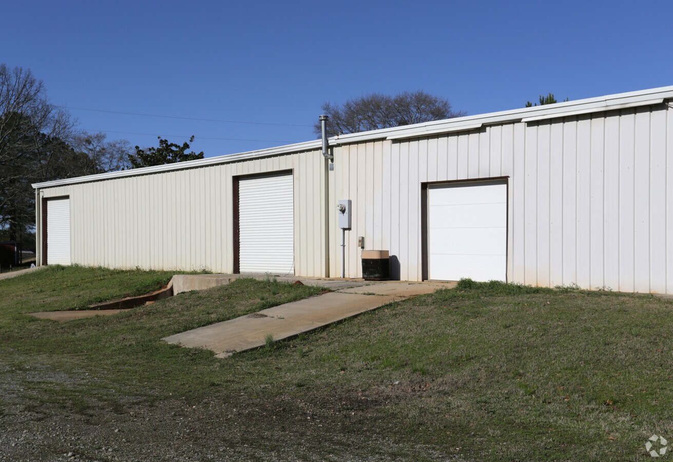 38 Bagwell Rd, Carrollton, GA 30117