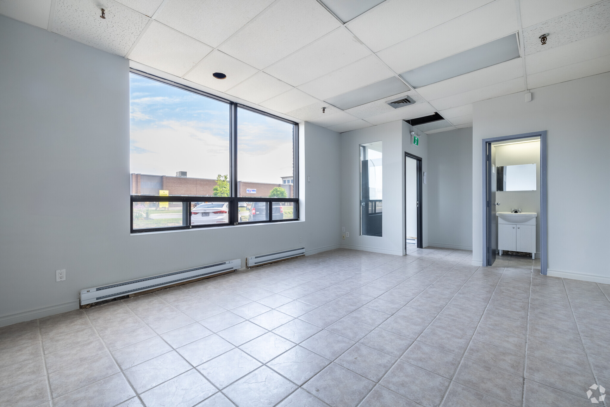 1100-1190 Rue Bégin, Saint-Laurent, QC for lease Interior Photo- Image 1 of 3