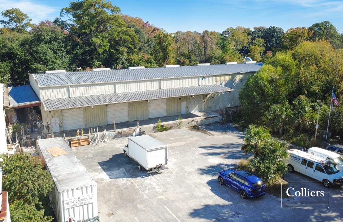 5 Enterprise Ln, Hilton Head Island, SC for lease Interior Photo- Image 1 of 7