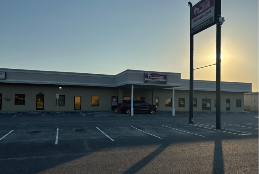 3919-3931 Veterans Memorial Pky, Adamsville, AL for lease - Building Photo - Image 1 of 3
