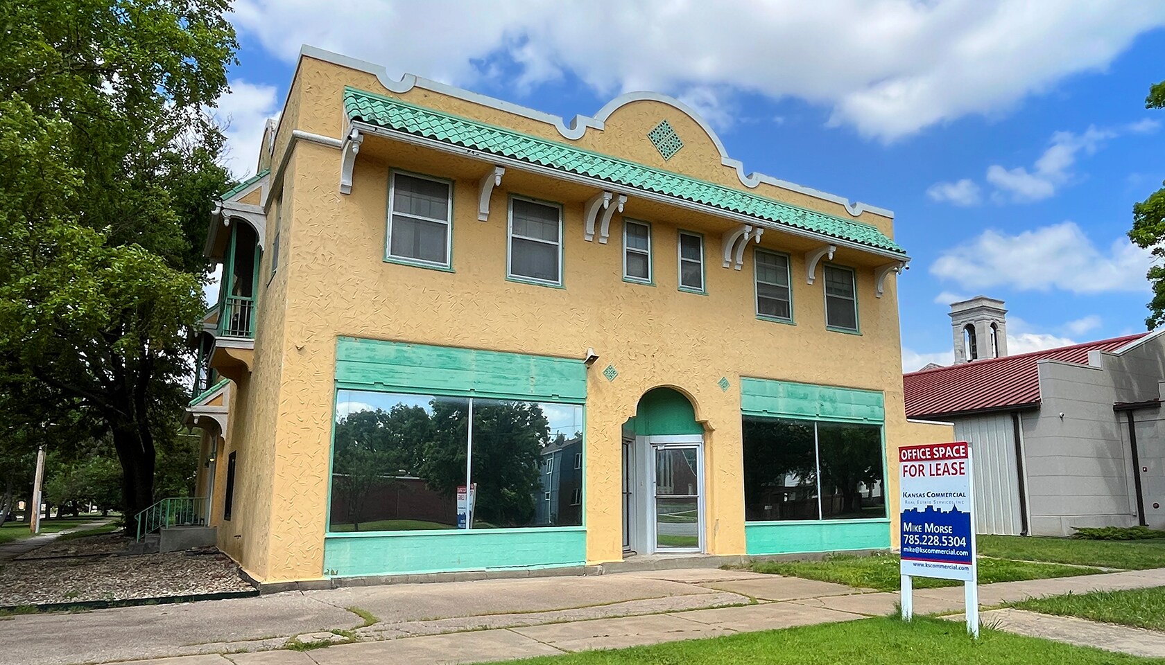 1122 SW 10th Ave, Topeka, KS for lease Building Photo- Image 1 of 8