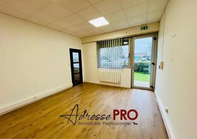 Retail in Mérignac for lease - Interior Photo - Image 2 of 2