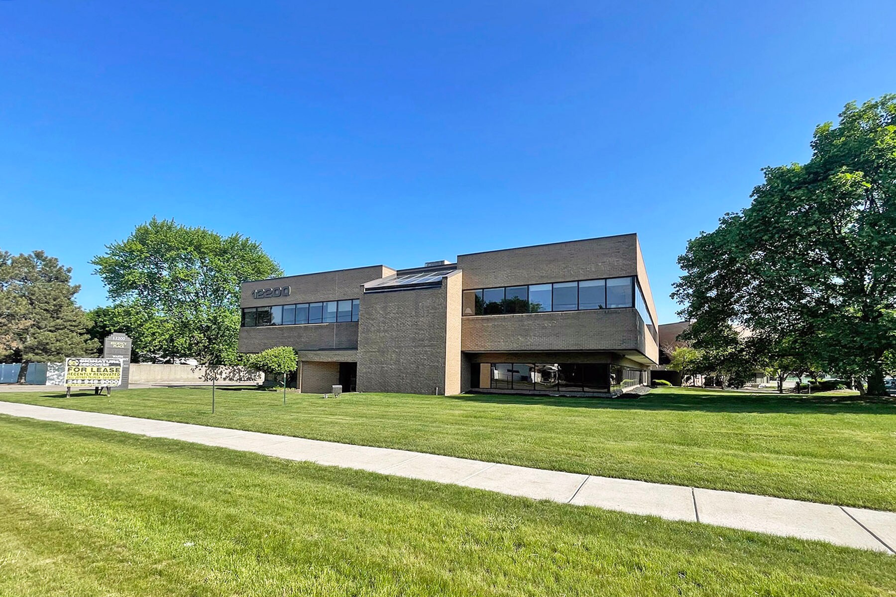 12200 E Thirteen Mile Rd, Warren, MI for lease Building Photo- Image 1 of 5