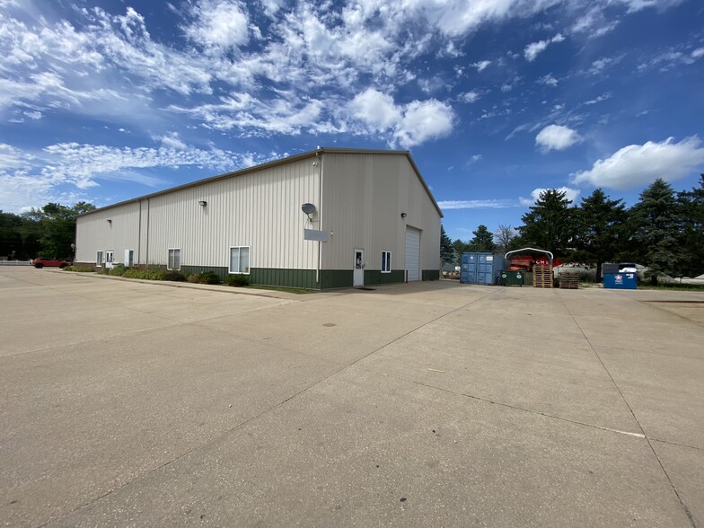 780 S Chicago St, Geneseo, IL for sale - Building Photo - Image 1 of 1