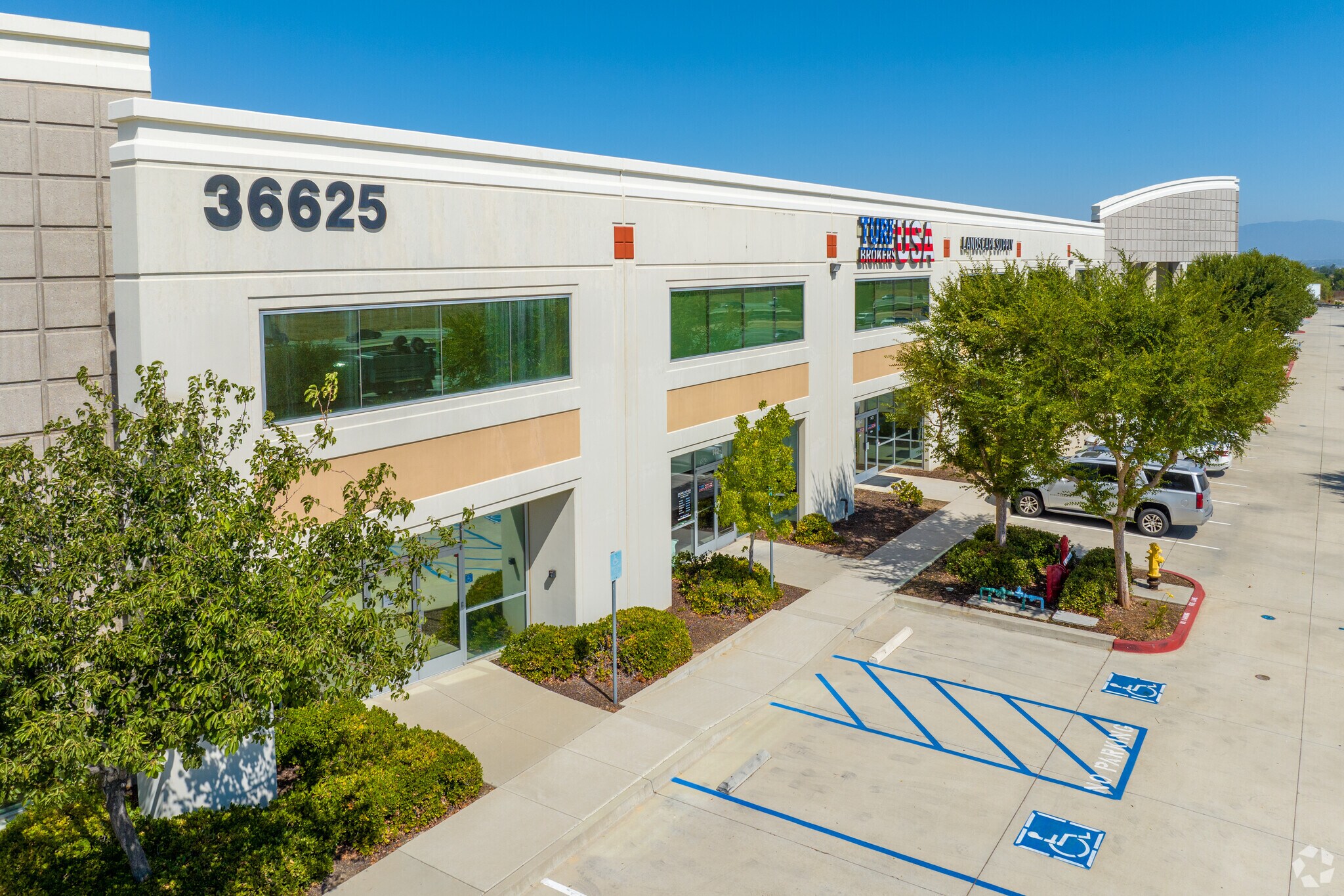 24335 Prielipp Rd, Wildomar, CA for lease Primary Photo- Image 1 of 3