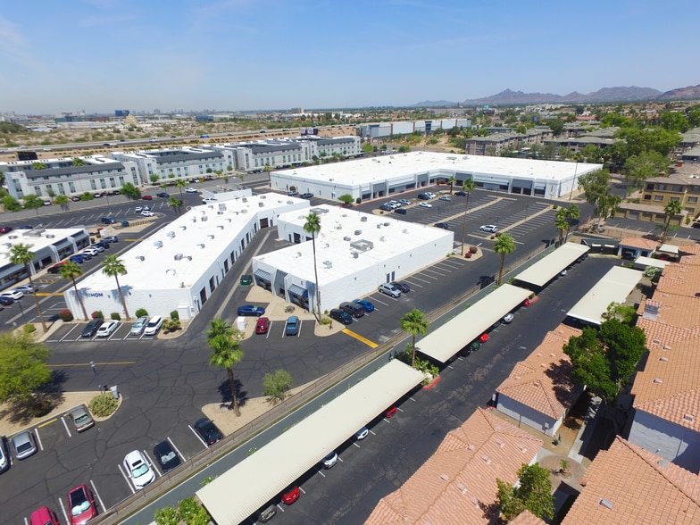 5330 E Washington St, Phoenix, AZ for lease - Building Photo - Image 1 of 4