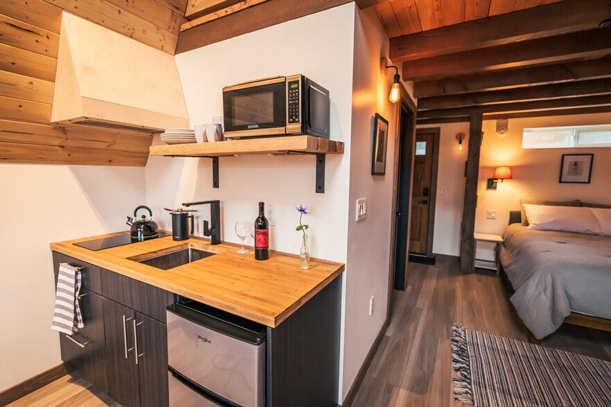 37 NW Second St, Stevenson, WA for sale - Interior Photo - Image 2 of 21