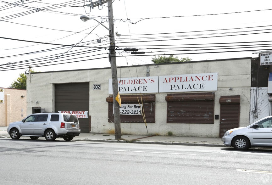 832 E Saint Ave, Linden, NJ 07036