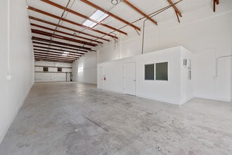 2280 Avocado Ave, Melbourne, FL for lease Interior Photo- Image 2 of 7