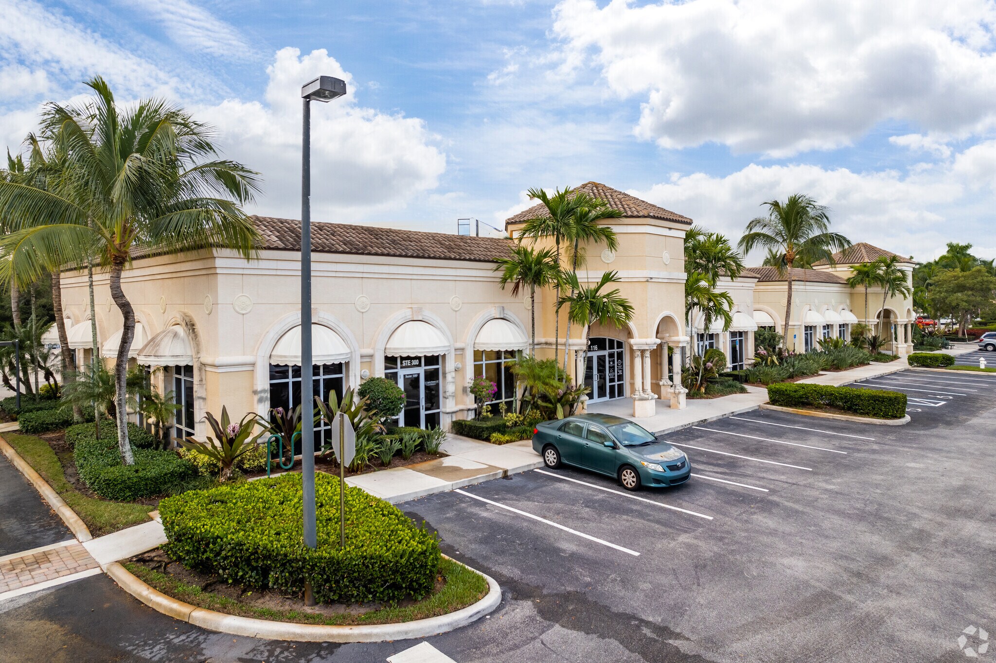 112 Intracoastal Pointe Dr, Jupiter, FL for sale Building Photo- Image 1 of 1