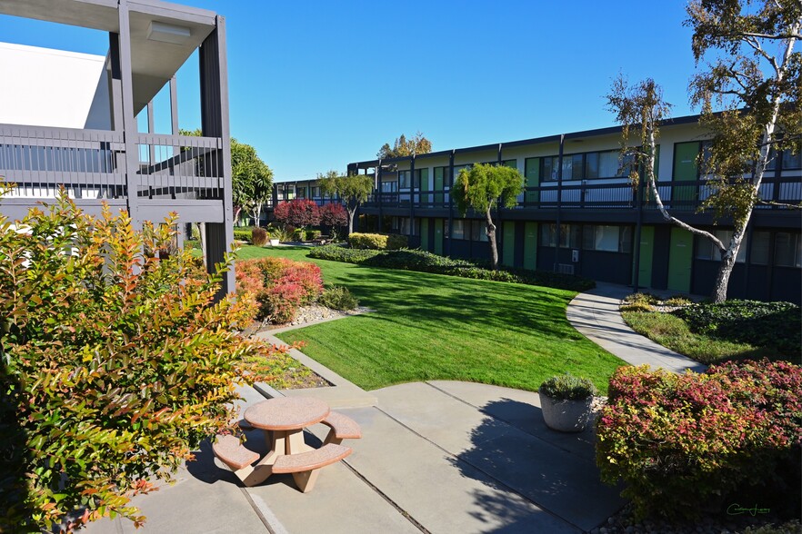 1400 Coleman Ave, Santa Clara, CA for sale - Building Photo - Image 3 of 9
