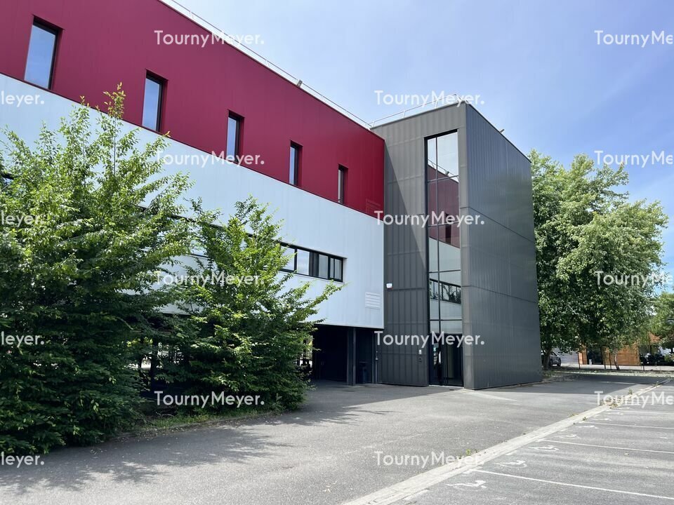 Office in Mérignac for lease Building Photo- Image 1 of 11