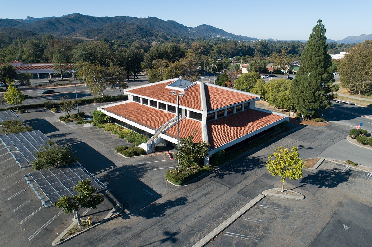 199 W Hillcrest Dr, Thousand Oaks, CA for lease Building Photo- Image 1 of 3