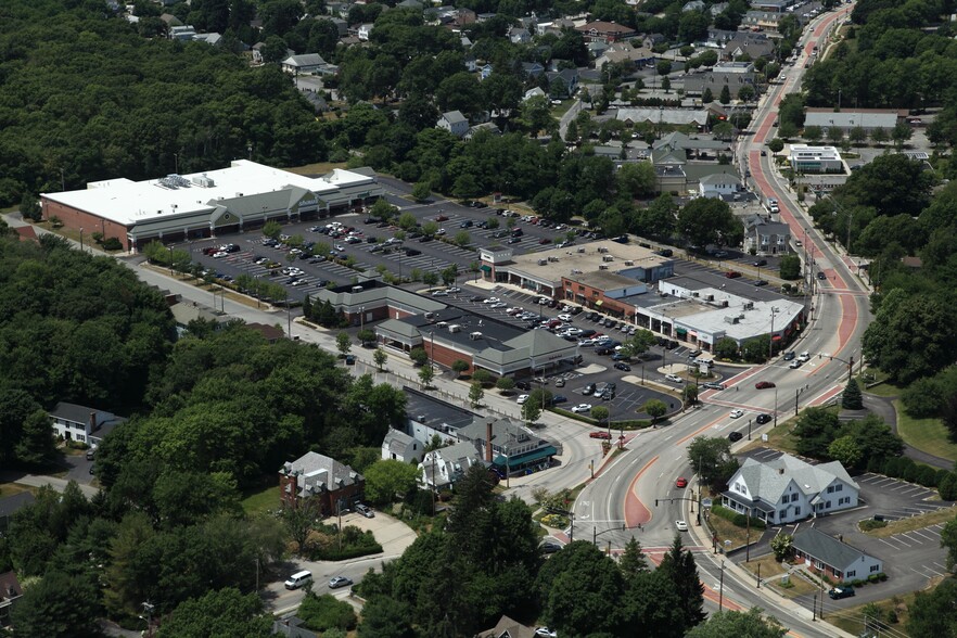 180-186 County Rd, Barrington, RI for lease - Building Photo - Image 1 of 7