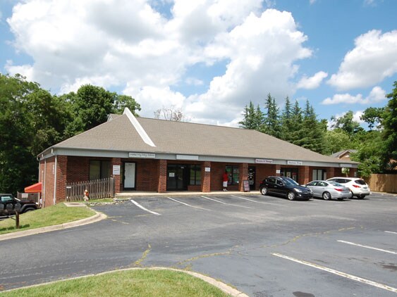 702 W Main St, Jamestown, NC for sale Building Photo- Image 1 of 1