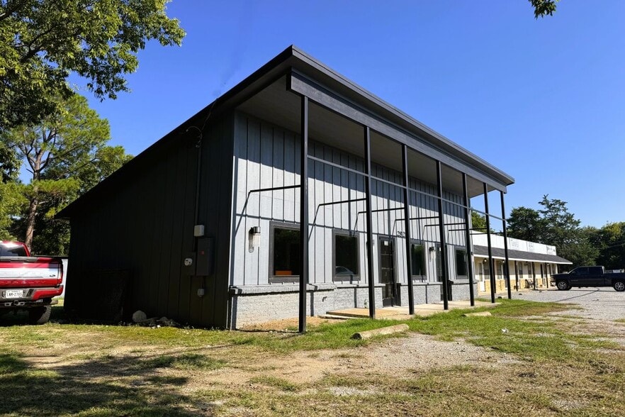 2921 N Travis St, Sherman, TX for lease - Building Photo - Image 2 of 10