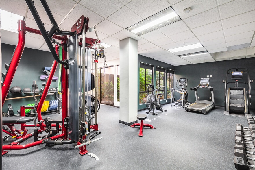 1975 W El Camino Real, Mountain View, CA for lease - Interior Photo - Image 2 of 13