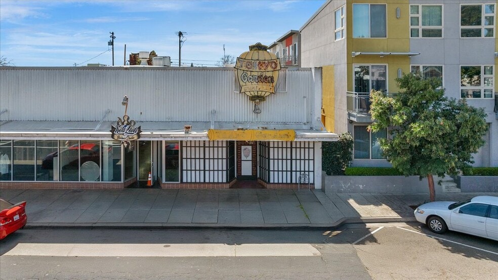 1703-1711 Fulton St, Fresno, CA for lease - Building Photo - Image 1 of 28