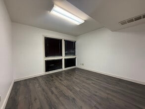 222 Fashion Ln, Tustin, CA for lease Interior Photo- Image 2 of 2
