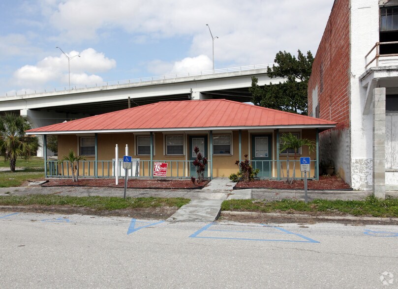 51 Avenue J, Moore Haven, FL 33471 Office for Sale