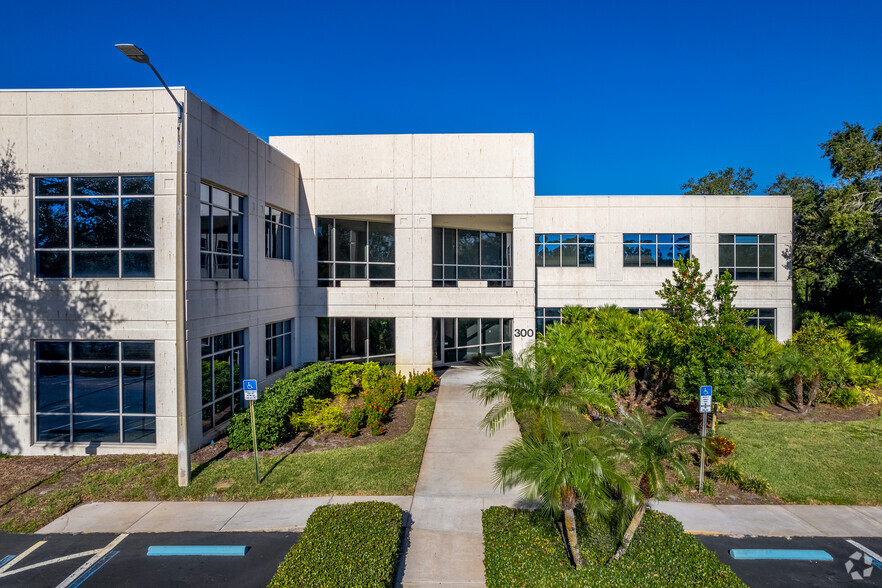 300 S Park Place Blvd, Clearwater, FL for lease - Building Photo - Image 2 of 10