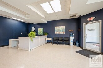 750-768 Center Point Rd, Hiawatha, IA for lease Interior Photo- Image 2 of 13