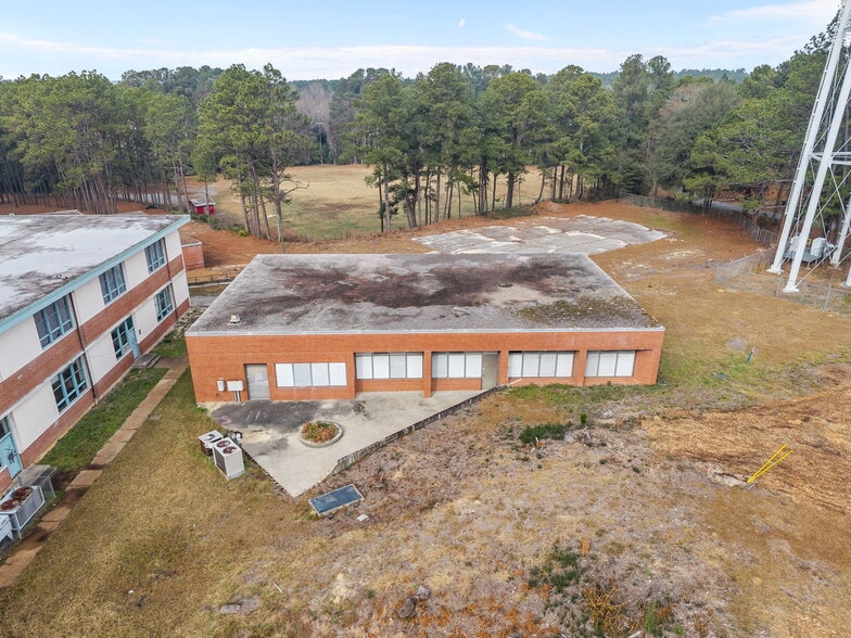 711 N Chapin Rd, Aberdeen, NC for sale - Building Photo - Image 3 of 28