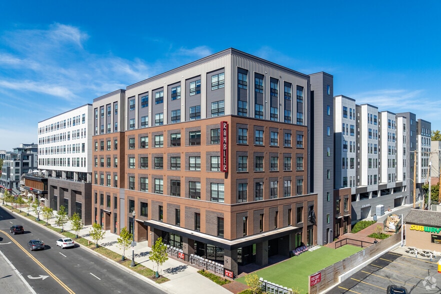 222 W Lane Ave, Columbus, OH for lease - Primary Photo - Image 1 of 15