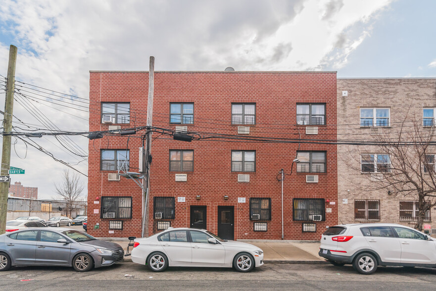 937 Croes Ave, Bronx, NY for sale - Primary Photo - Image 1 of 2