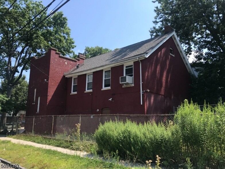 238 Berkeley Ave, Newark, NJ for sale - Building Photo - Image 1 of 1