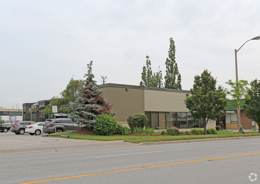 208 Evans Ave, Toronto, ON for lease - Building Photo - Image 3 of 8