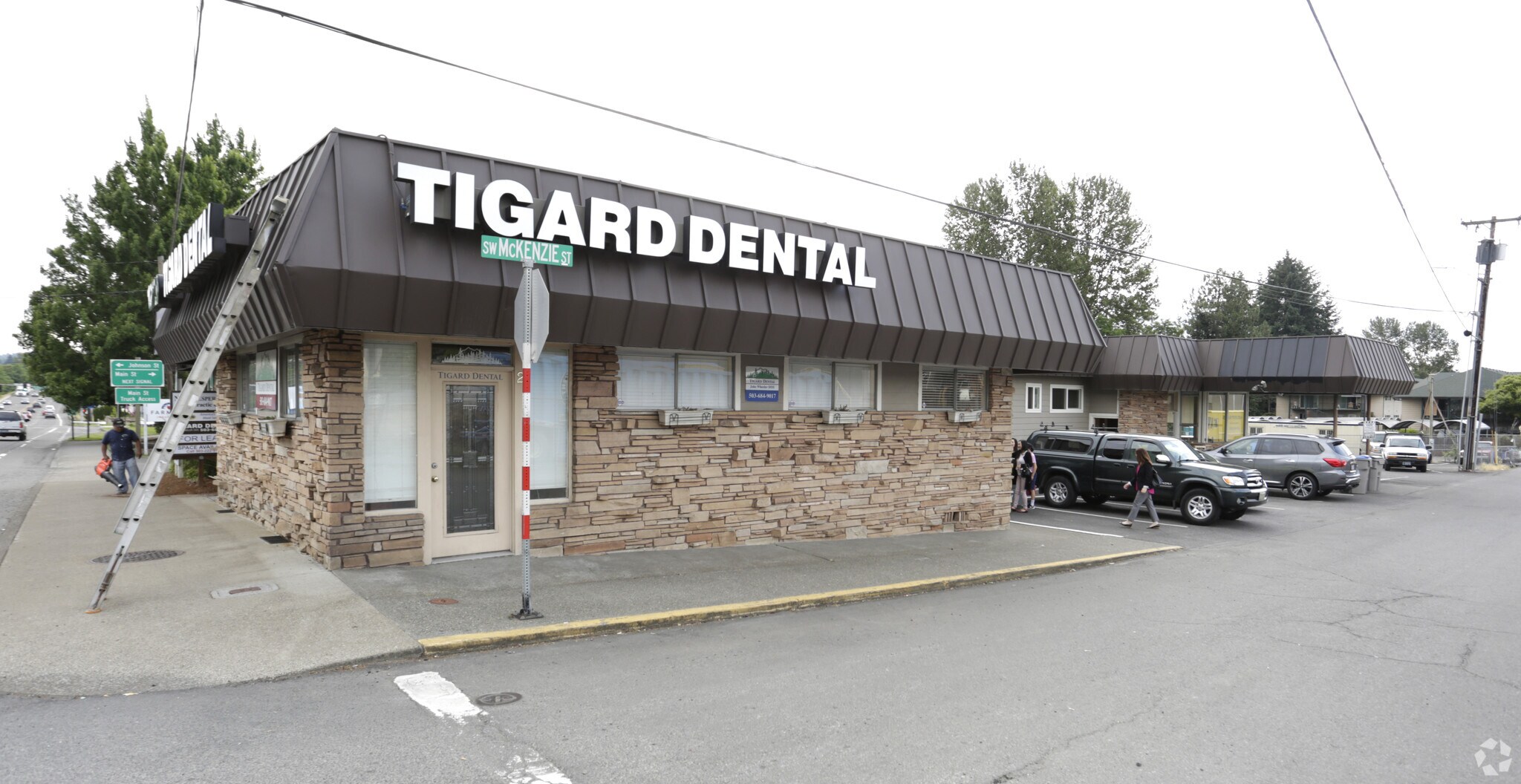 12720 SW Pacific Hwy, Tigard, OR for sale Primary Photo- Image 1 of 1