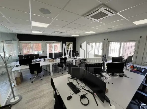 Office in Vitrolles for lease - Interior Photo - Image 3 of 8