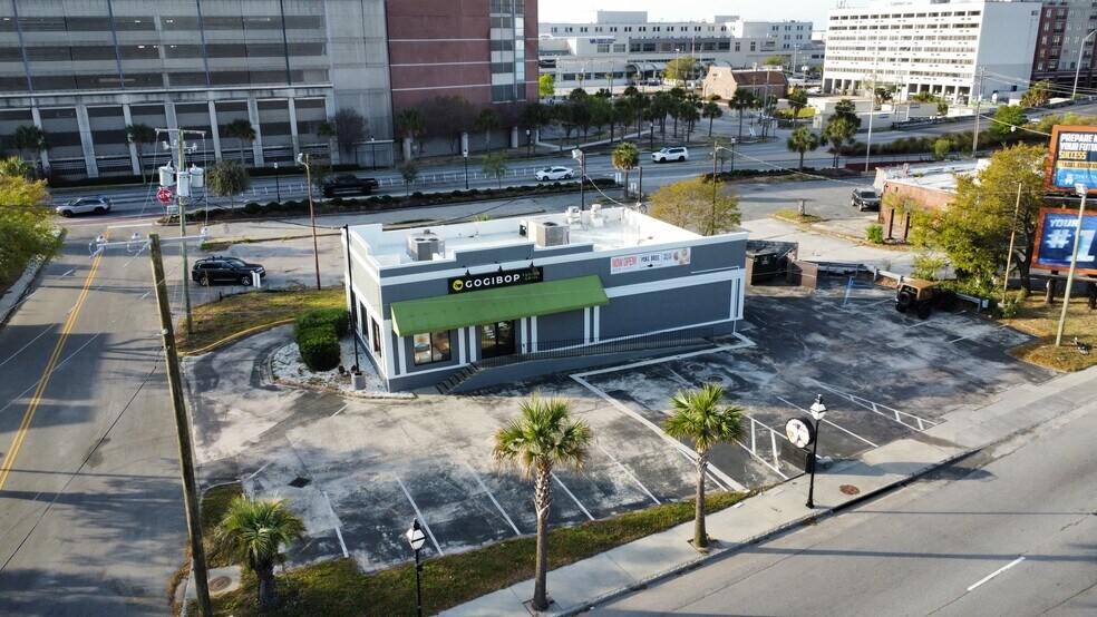 221 Spring St, Charleston, SC for lease - Building Photo - Image 1 of 15