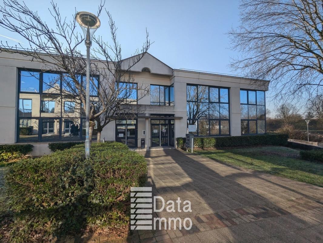 131 Chemin Des Bassins, Créteil for lease Building Photo- Image 1 of 4