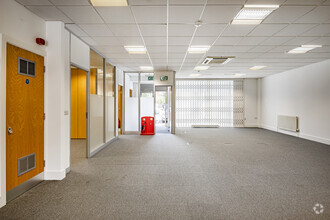 Skyhawk Av, Liverpool for lease Interior Photo- Image 2 of 10