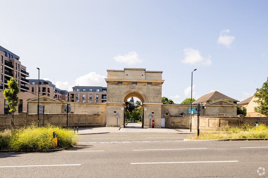 Uxbridge Rd, Southall for sale - Building Photo - Image 1 of 1