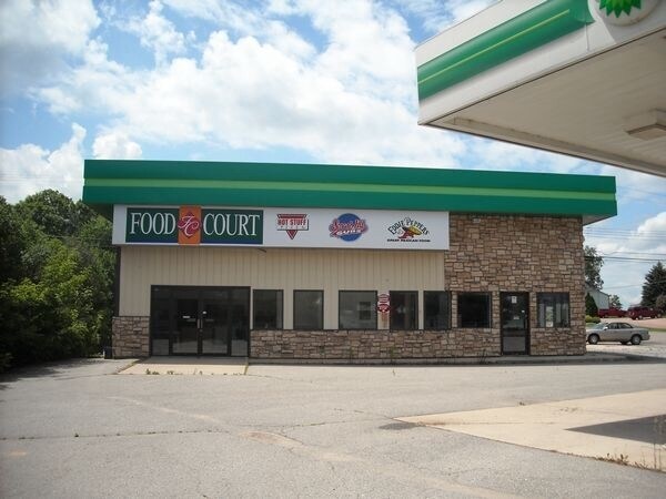 521 N Main St, Loyal, WI for sale - Primary Photo - Image 1 of 1