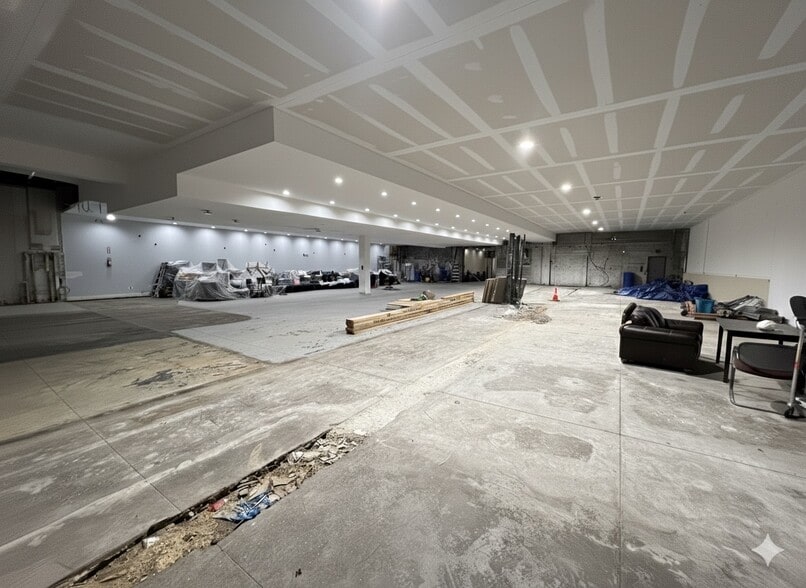 2179 Clarendon Rd, Brooklyn, NY for sale - Interior Photo - Image 1 of 1