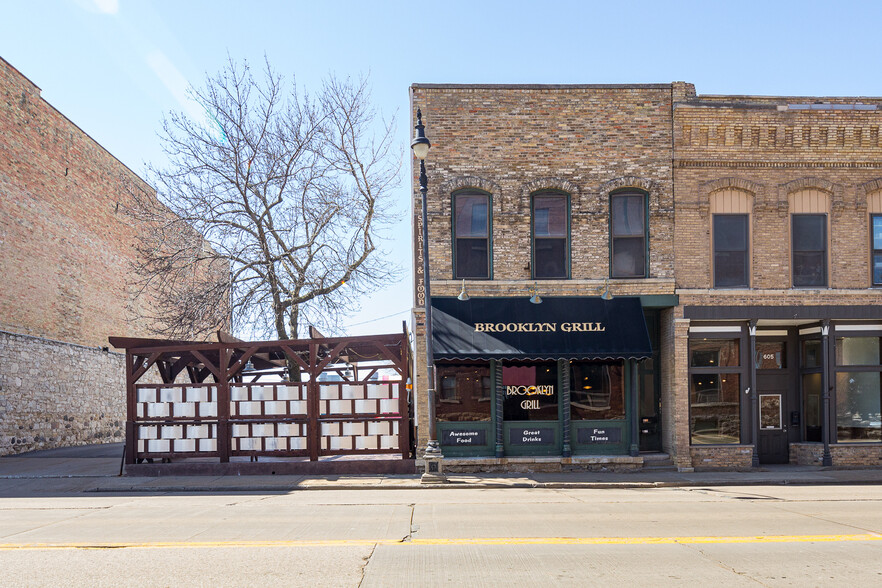 607 S Main St, Oshkosh, WI for sale - Primary Photo - Image 1 of 1