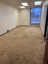 540-550 W Frontage Rd, Northfield, IL for lease Building Photo- Image 2 of 6